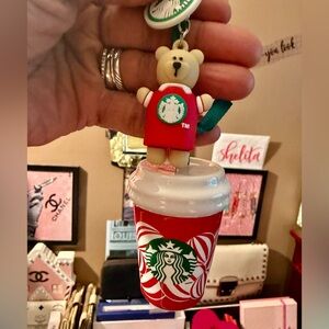🎁 Starbucks Bearista with Red and White Swirl Cup & Bear Figurine Key Ring